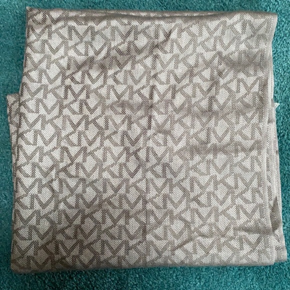 Michael Kors monogram scarf - Picture 1 of 6
